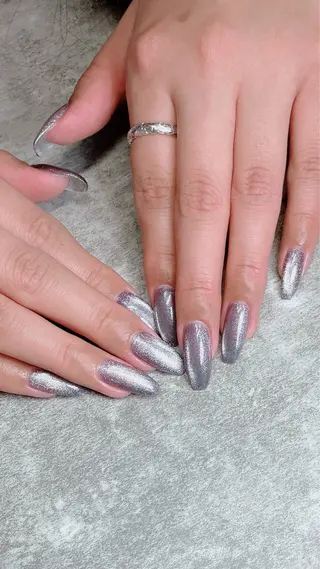 ネイル haleyume所属・shino🌟 痛ネイルのネイルデザイン