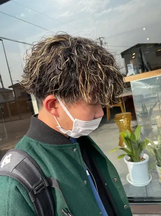 ミディアム カラー パーマ メンズ 村上 楓弥のヘアスタイル