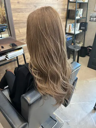 ロング カラー 畑 愛花のヘアスタイル