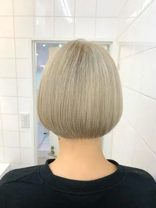 ショート カラー ヘアアレンジ 🧨ブリーチー×ボブ レイヤー💎じゅえるのヘアスタイル