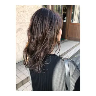 ミディアム カラー 國次 夕貴のヘアスタイル