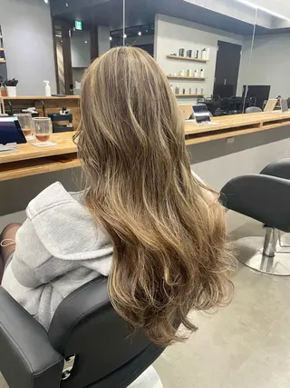 ロング ひより ／Nのヘアスタイル