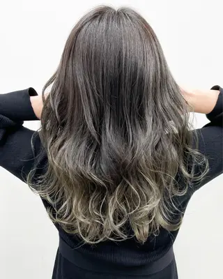 セミロング カラー ヘアアレンジ 🦄インナーカラー 🦄貫井彩花のヘアスタイル