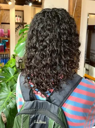 ミディアム パーマ 久保 陵伽のヘアスタイル