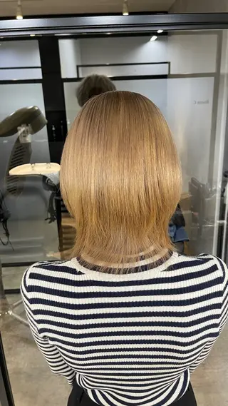 ショート け んブリーチ縮毛矯正のヘアスタイル