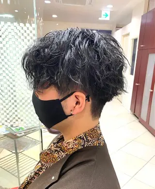 メンズ パーマ 黒川 真実のヘアスタイル