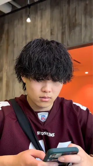 ショート パーマ メンズ 縦落ちパーマ 西條真治のヘアスタイル