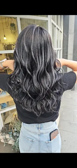 カラー ロング cherie所属・バレイヤージュ/ ハイライト/大内格のヘアスタイル