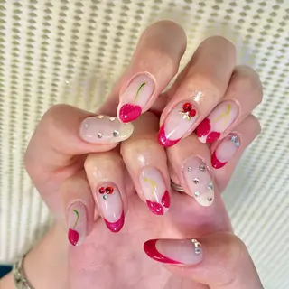 ネイル e+LUCIA NAIL関内店所属・花岡 佑紀のネイルデザイン