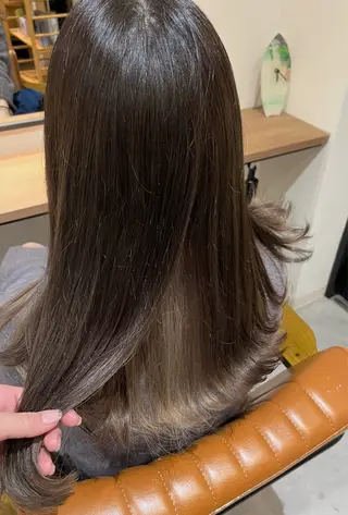 カラー Manami / Locoのヘアスタイル