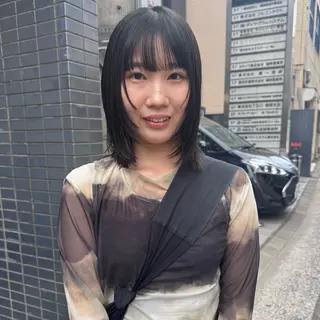 ミディアム Lilu しずくのヘアスタイル