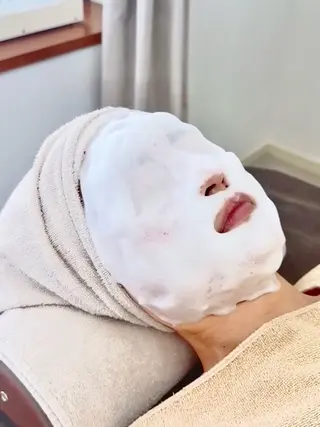 シミケア/ハーブピーリング/脱毛/小顔フェイシャル/ハーブ温浴　LAULEA所属・素肌をキレイに ラウレア🌼Hayaのエステ・リラクイメージ