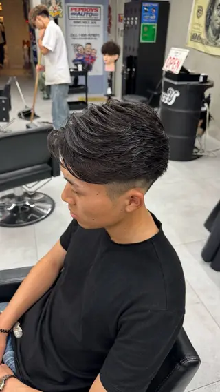 ショート パーマ メンズ Buzzy 大畠　慎三郎のヘアスタイル
