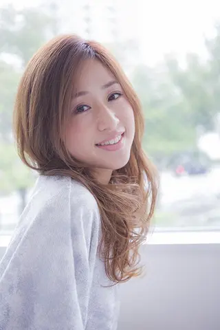 セミロング カラー パーマ 小濱 秀人のヘアスタイル