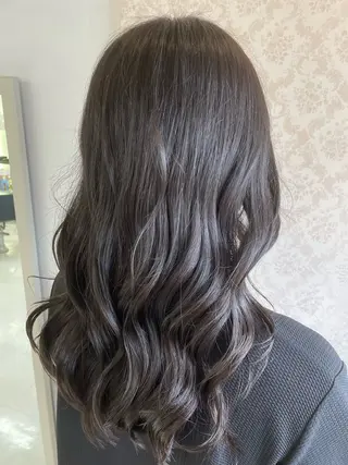 セミロング ヒヨシ ルナのヘアスタイル