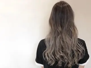 ロング カラー ヘアアレンジ いしだ みさきのヘアスタイル