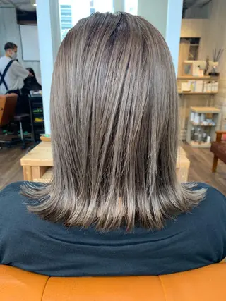 ミディアム カラー 🔆学生に人気🔆 AEQUITASのヘアスタイル