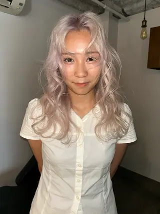 ロング カラー Loom.所属・村上雅人 ナチュラルモードのヘアスタイル