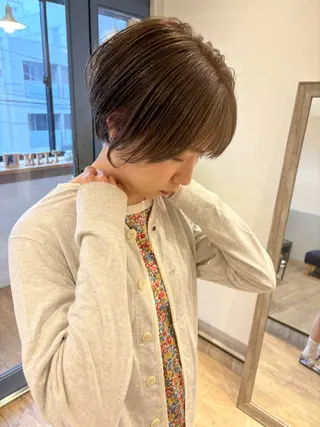 ショート カラー .iyu所属・吉祥寺小顔×ショート 🍋宮本大輔🍋のヘアスタイル