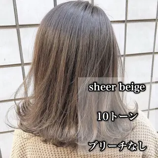 ミディアム カラー レイヤーカット 透明感カラーのヘアスタイル