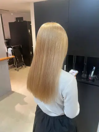 ロング ブリーチカラー特化 碇　英朗のヘアスタイル