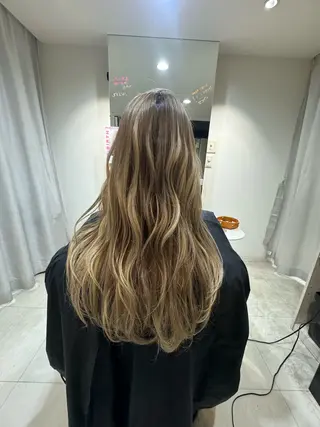 ロング Blue vibration所属・呉屋 愛音のヘアスタイル