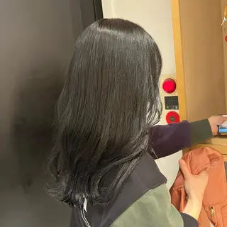 セミロング カラー ナミ🩶暗髪/暖色 ❤️/透明感/縮毛のヘアスタイル