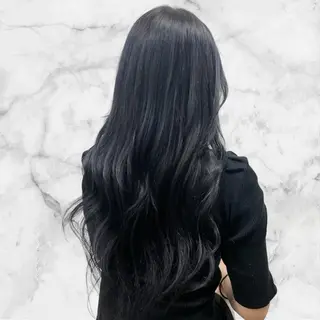 ロング カラー セルバ所属・HIRORO ブリーチ/ハイトーンのヘアスタイル