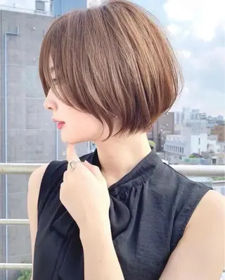 ショート ショート、ボブ 顔周り、前髪✨のヘアスタイル