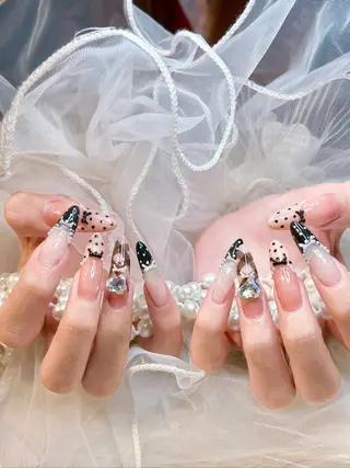 ネイル West Coast Nail Salon 池袋西口所属・き のこのネイルデザイン