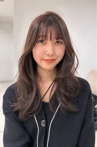 ロング THE GLOBES 表参道原宿所属・山下 凪澄のヘアスタイル