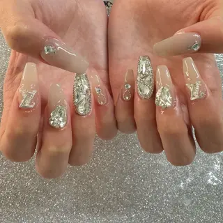 ネイル VIERU 🌈🎀💖のネイルデザイン