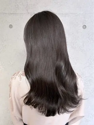 ロング 新田 璃那のヘアスタイル