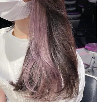 ロング コウ チホウのヘアスタイル