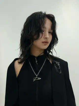 ミディアム 深澤 帆乃のヘアスタイル