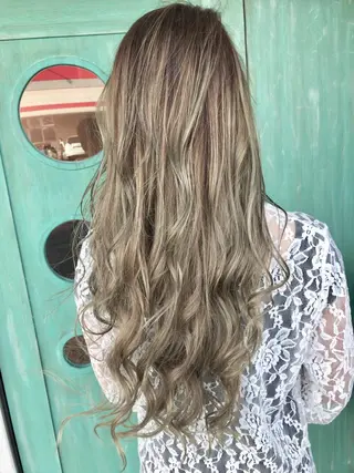 ロング カラー レイヤーカット匠 イソザキノリユキのヘアスタイル