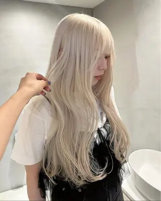 ロング カラー pele 梅田　annex所属・PELEハイトーン shinobuのヘアスタイル