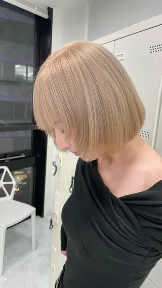 カラー 🌛ハイトーン/ ブロンド🩶MANAのヘアスタイル