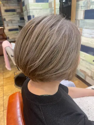 ショート カラー 透明感カラー⭐️ 田嶋麗奈のヘアスタイル