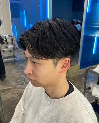 メンズ THE DAY TOKYO men's cut 表参道/青山所属・メンズセンターパート 外人風ヘア/KOTAのヘアスタイル