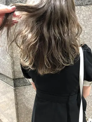 セミロング カラー DopeLIT モデル募集中のヘアスタイル