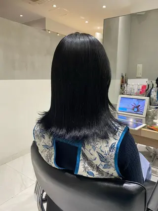 セミロング カラー 艶感/ナチュラル 🩵amiのヘアスタイル