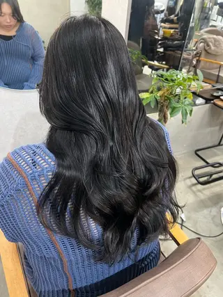 ロング maya レイヤーカットのヘアスタイル