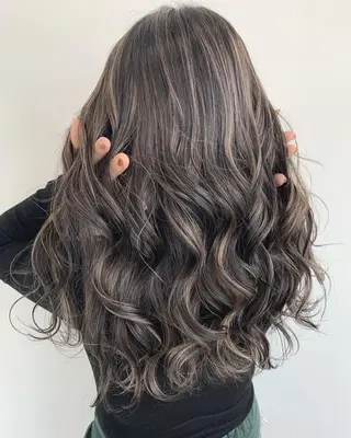 カラー LINOET NAGOYA所属・中川 来紀のヘアスタイル