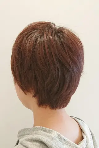 ショート カラー 宮本 秀人のヘアスタイル