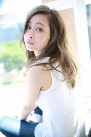 ロング カラー パーマ ✖️リーアキト LEEAKITO✖️のヘアスタイル