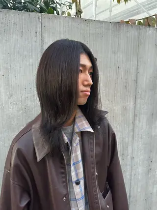 カラー ハイレイヤー/ウルフ 吉田ジョウのヘアスタイル