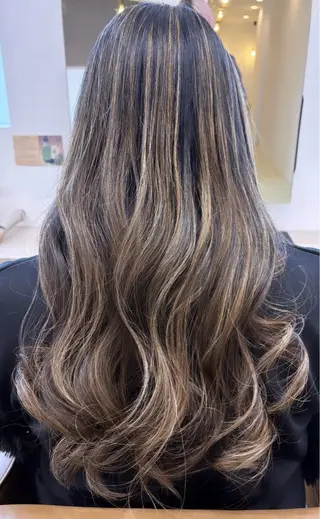 ロング カラー ルプラボウ すぎやまみほのヘアスタイル