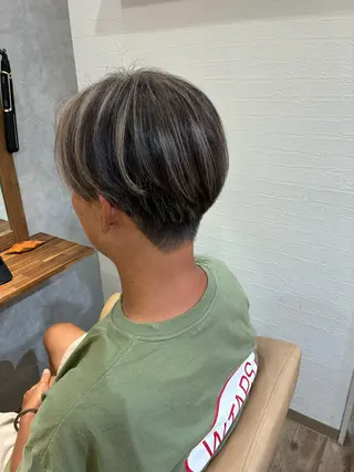 ショート カラー LUANAhair所属・金田 拓也のヘアスタイル