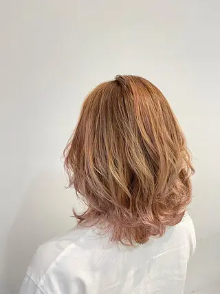 ミディアム カラー EARTH 榎本のヘアスタイル